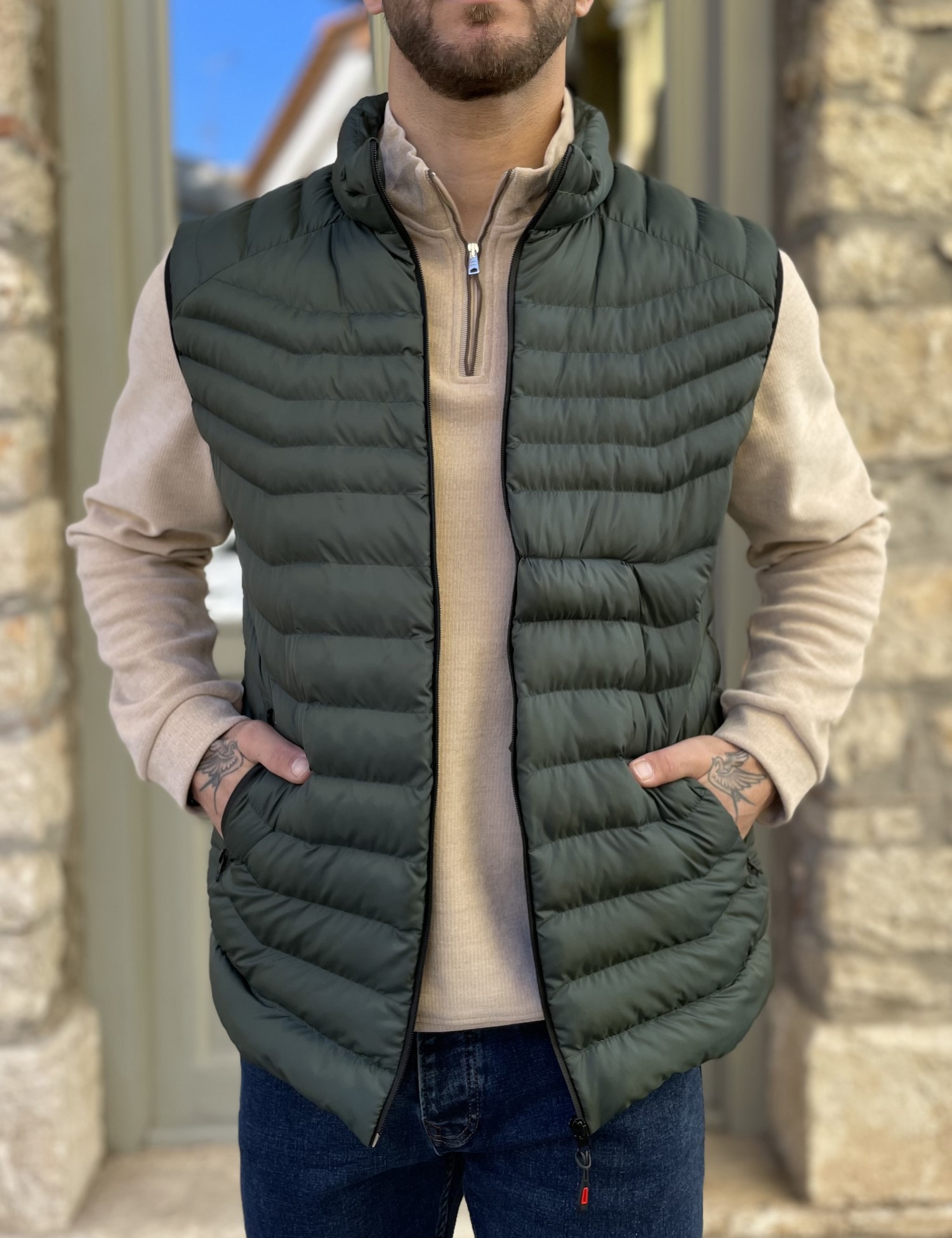 Ανδρικό κυπαρισσί αμάνικο μπουφάν καπιτονέ 3417K φωτογραφία